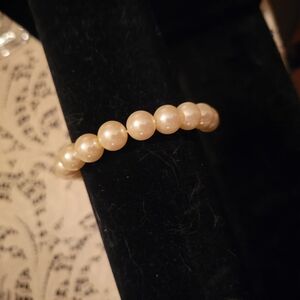 Elegant Pearl Bracelet
